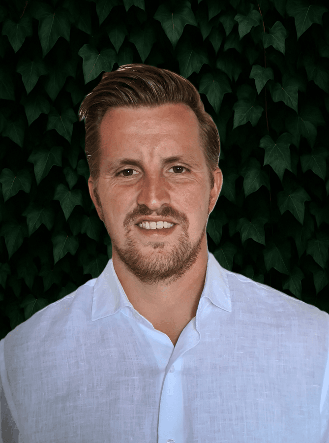 Portretfoto van Jelle, professionele hovenier gespecialiseerd in natuurvriendelijke tuinen